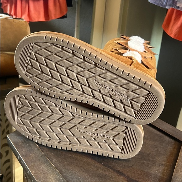 NWOT, Koolaburra UGG boots, size girl 3 or women 5, adorable Bow Accents - Picture 5 of 10